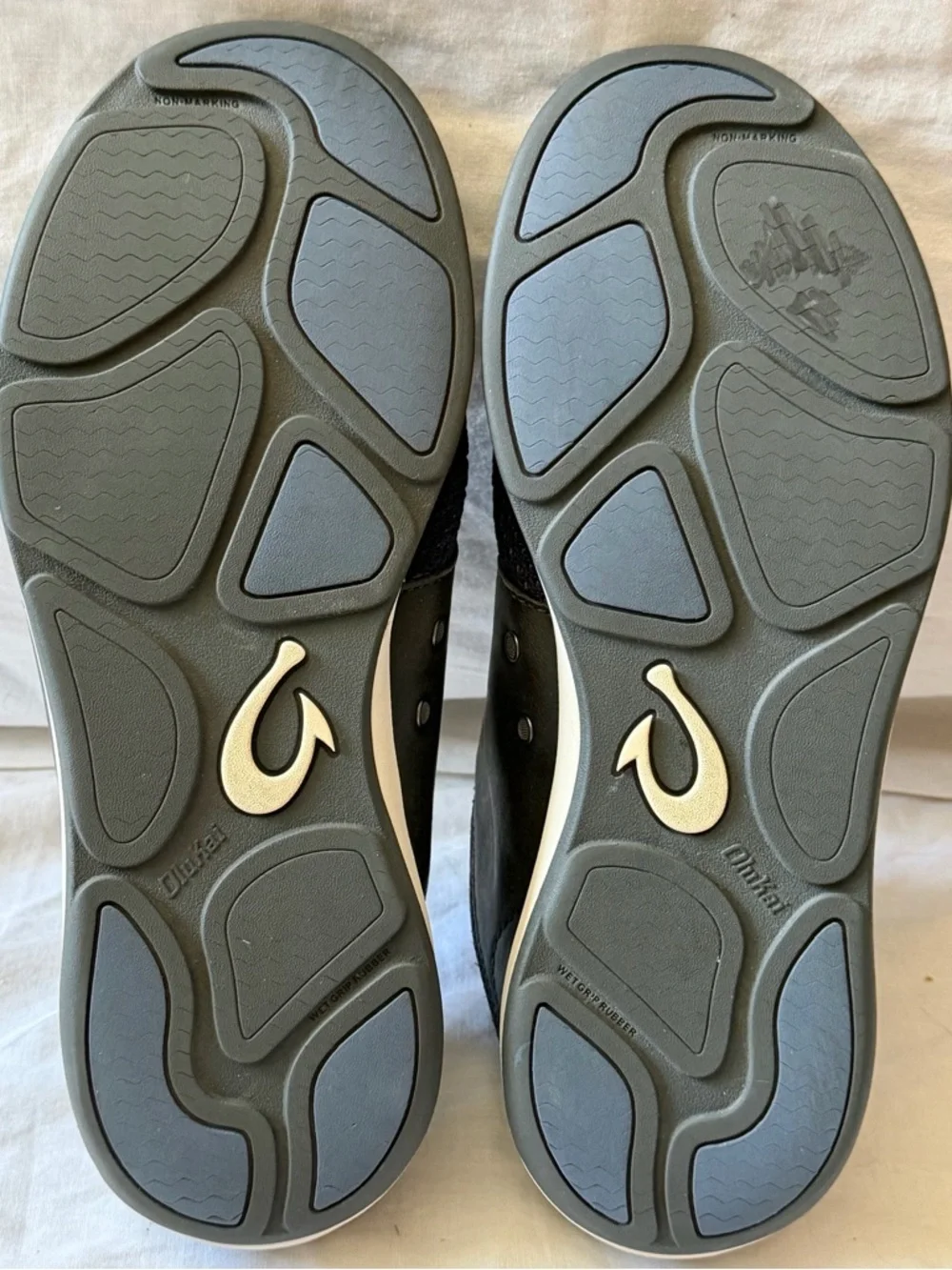 OluKai Shoes Mens Size 8.5 Navy Makia Ulana Slip On Knit Leather 10361-DEDE